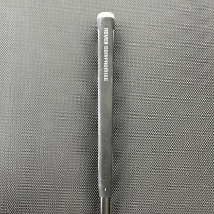 NEVER COMPROMISE RESERVE 1 TOUR PUTTER (33.5") + HEADCOVER