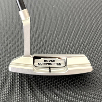 NEVER COMPROMISE RESERVE 1 TOUR PUTTER (33.5") + HEADCOVER