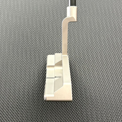 NEVER COMPROMISE RESERVE 1 TOUR PUTTER (33.5") + HEADCOVER