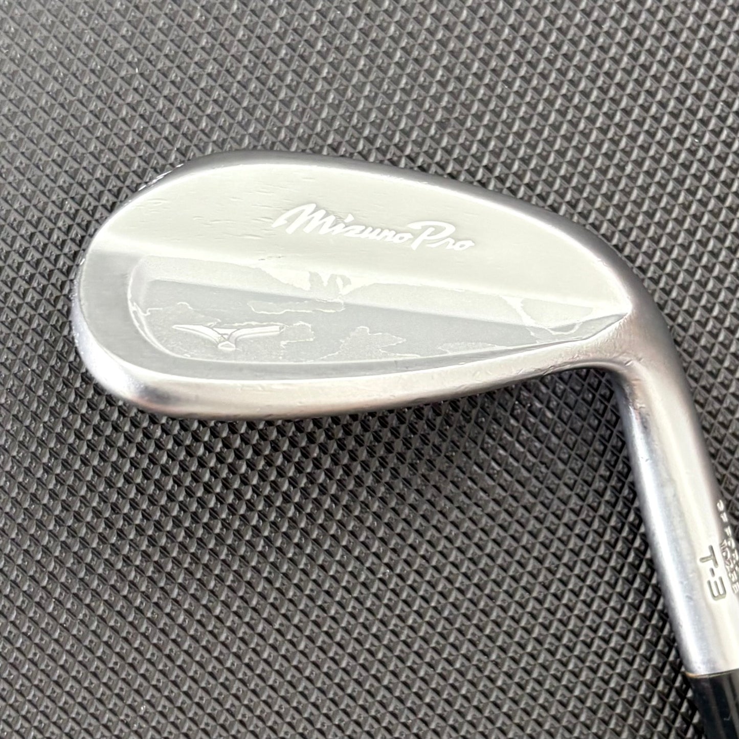 MIZUNO PRO T-3 SOFT WHITE SATIN WEDGE (60 DEGREE)
