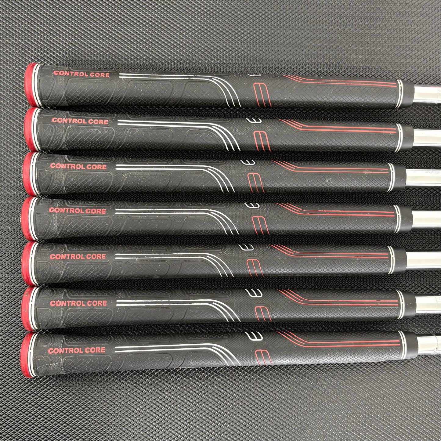 TAYLORMADE R11 IRON SET