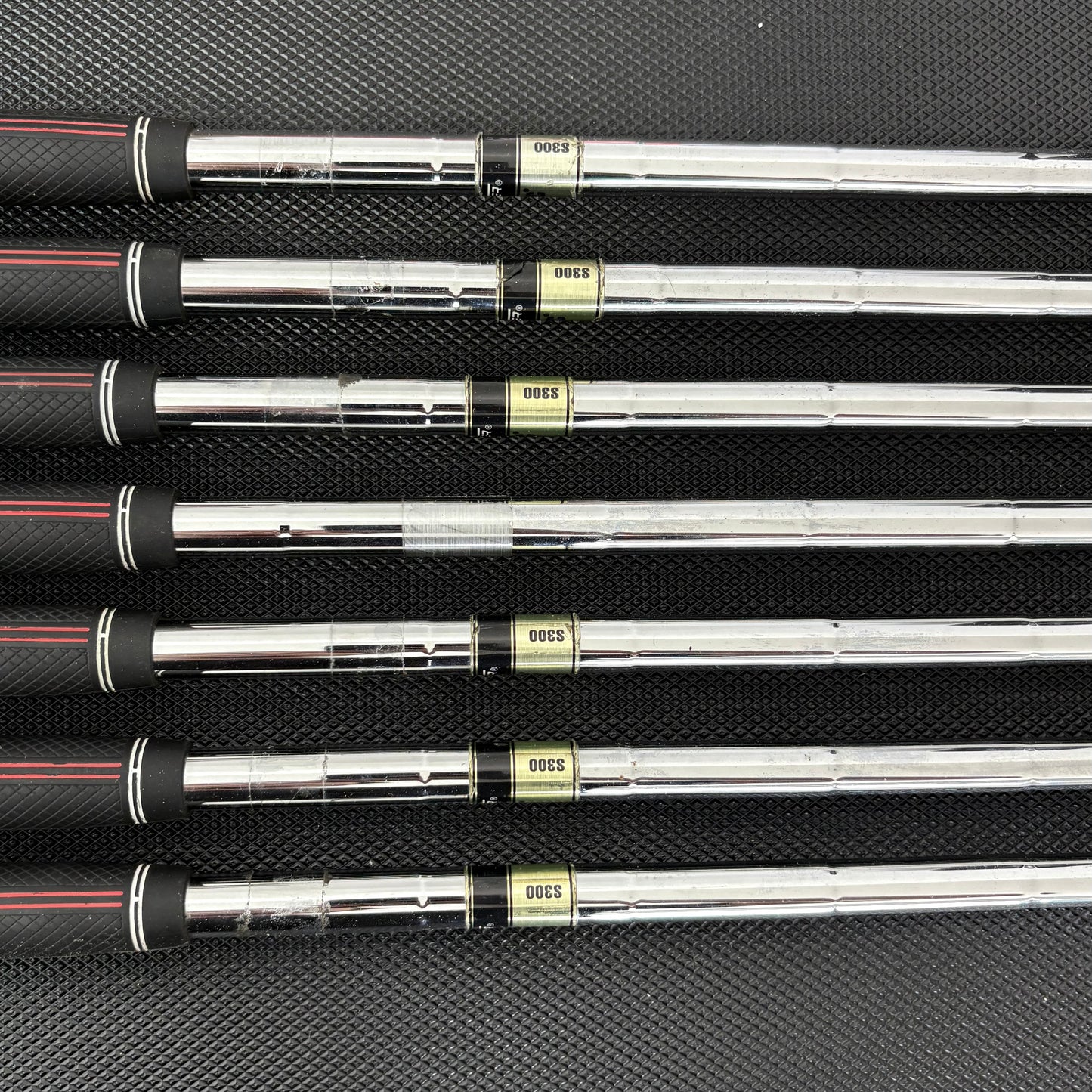 TAYLORMADE R11 IRON SET