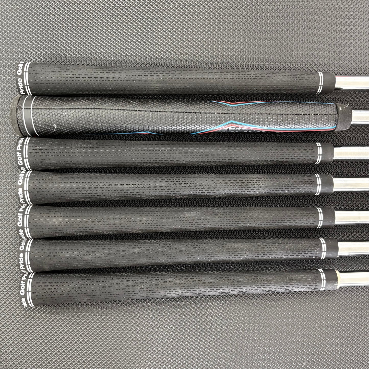 COBRA DARKSPEED ONE LENGTH IRON SET