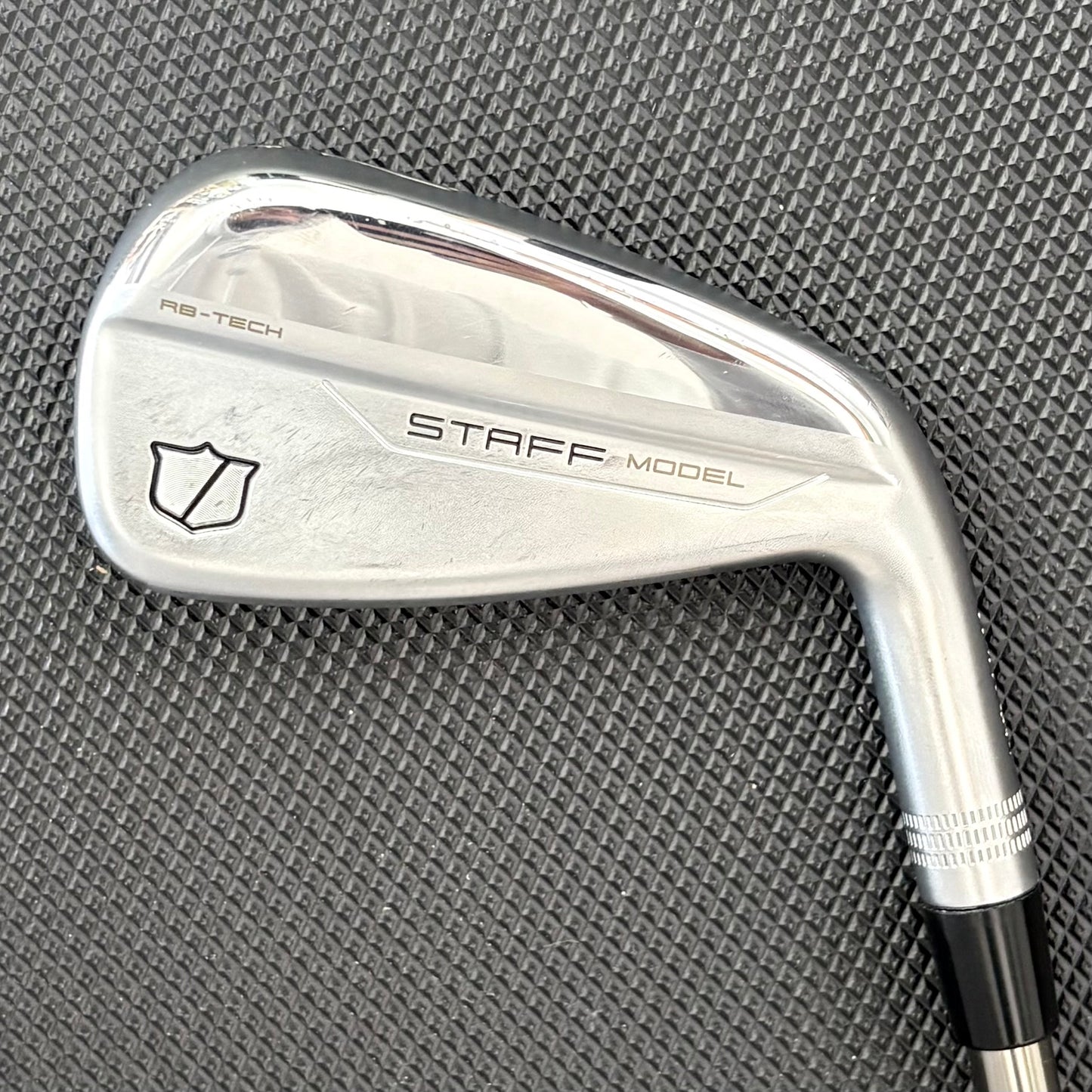 WILSON STAFF MODEL RB UTILITY 2 IRON (18 DEGREE)