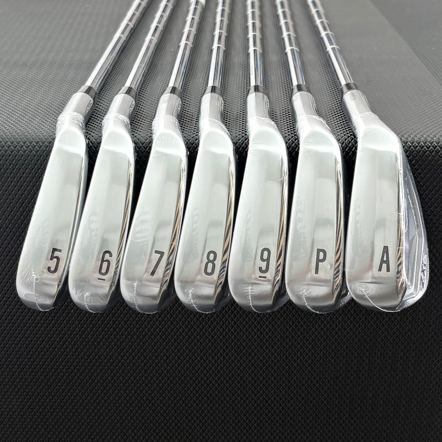 NEW SRIXON ZXI5 IRON SET