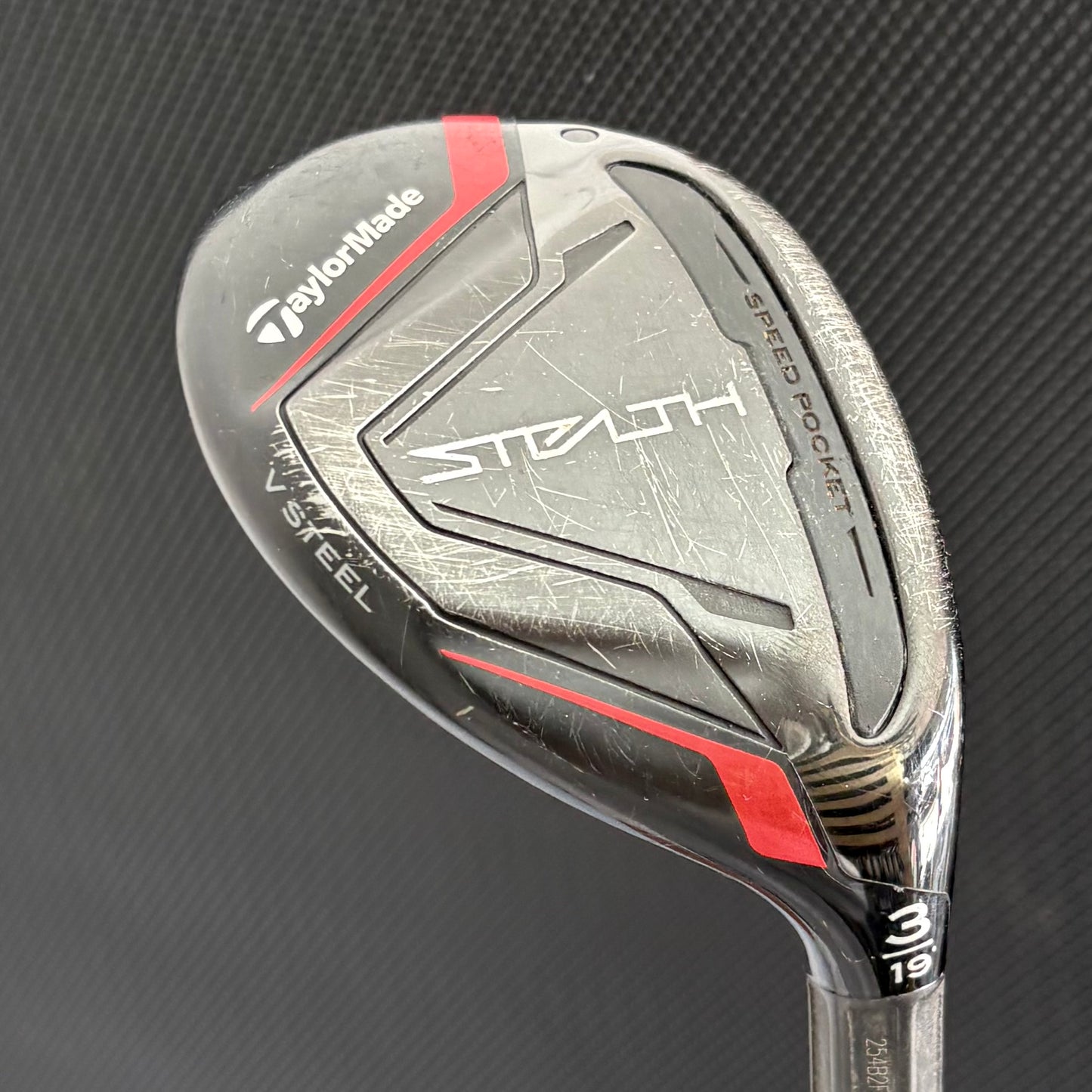 TAYLORMADE STEALTH RESCUE 3 HYBRID (19 DEGREE) + HEADCOVER
