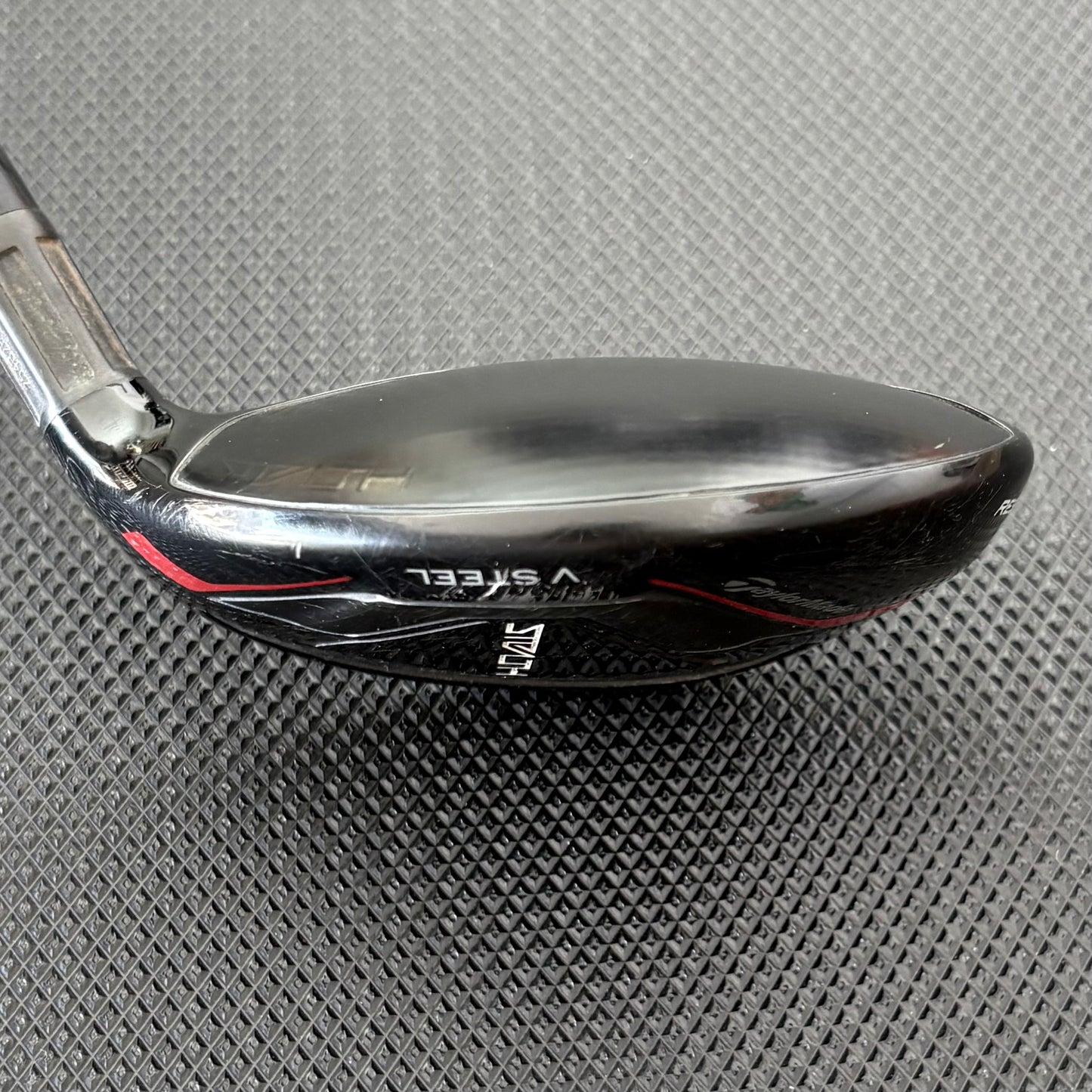 TAYLORMADE STEALTH RESCUE 3 HYBRID (19 DEGREE) + HEADCOVER
