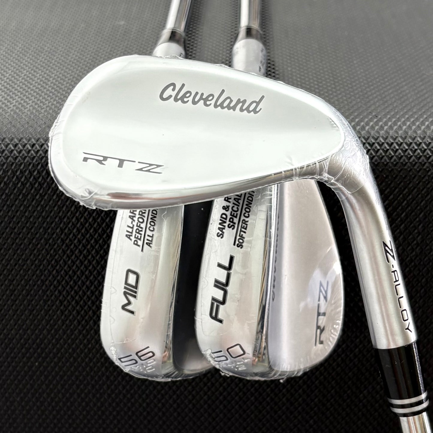NEW CLEVELAND RTZ TOUR SATIN WEDGE SET