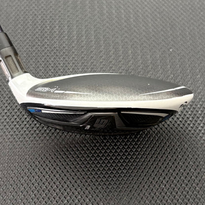TAYLORMADE SIM MAX 4 HYBRID (22 DEGREE) + HEADCOVER