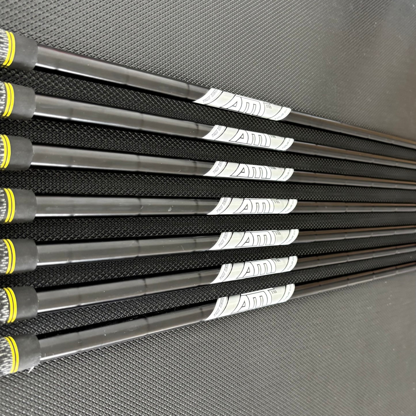 TAYLORMADE TOUR PREFERRED MB IRON SET