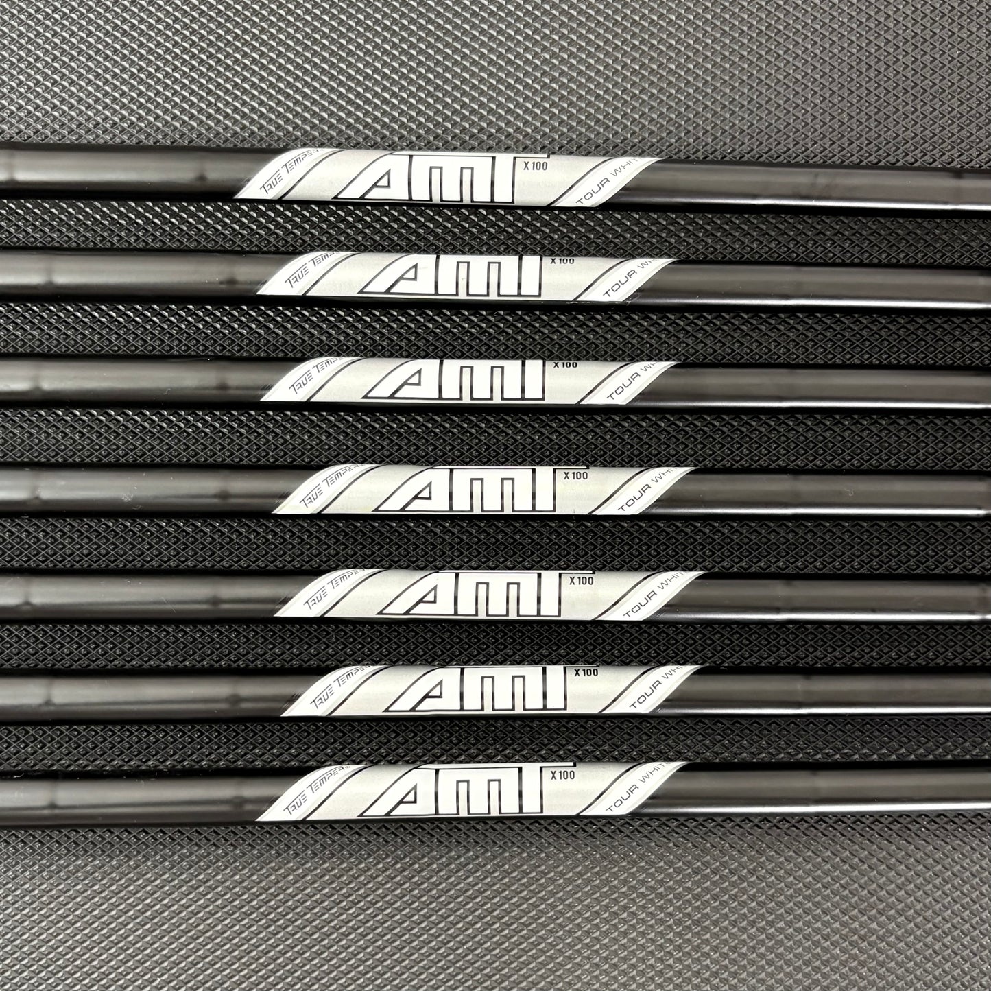 TAYLORMADE TOUR PREFERRED MB IRON SET