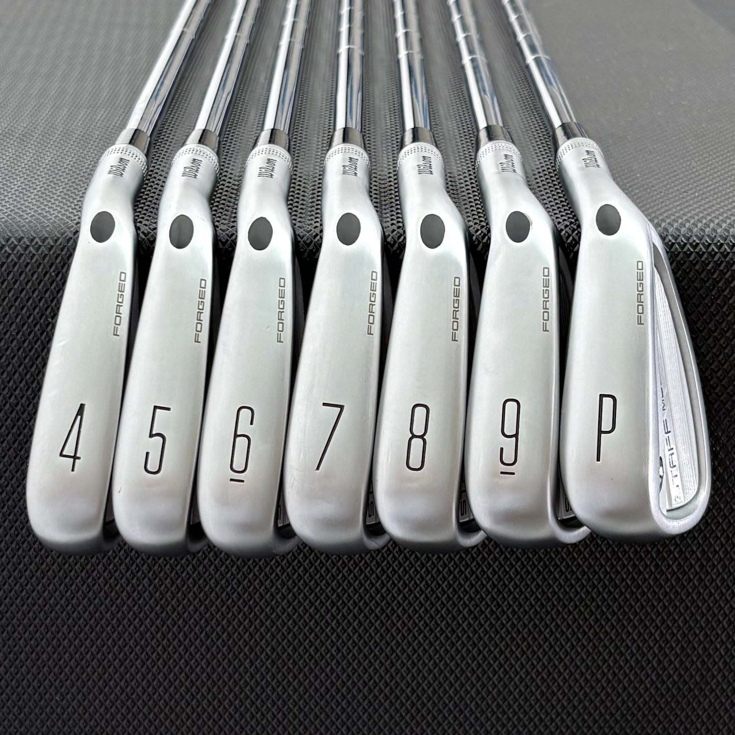 WILSON STAFF MODEL CB 2026 IRON SET