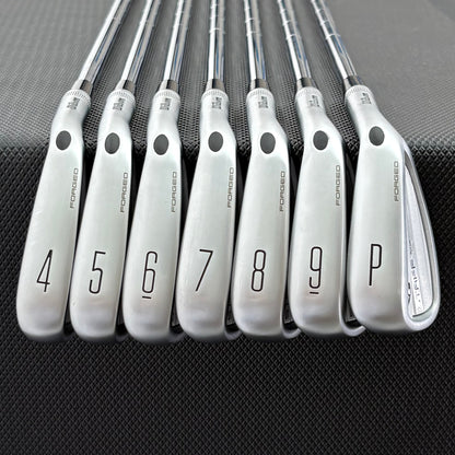 WILSON STAFF MODEL CB 2026 IRON SET