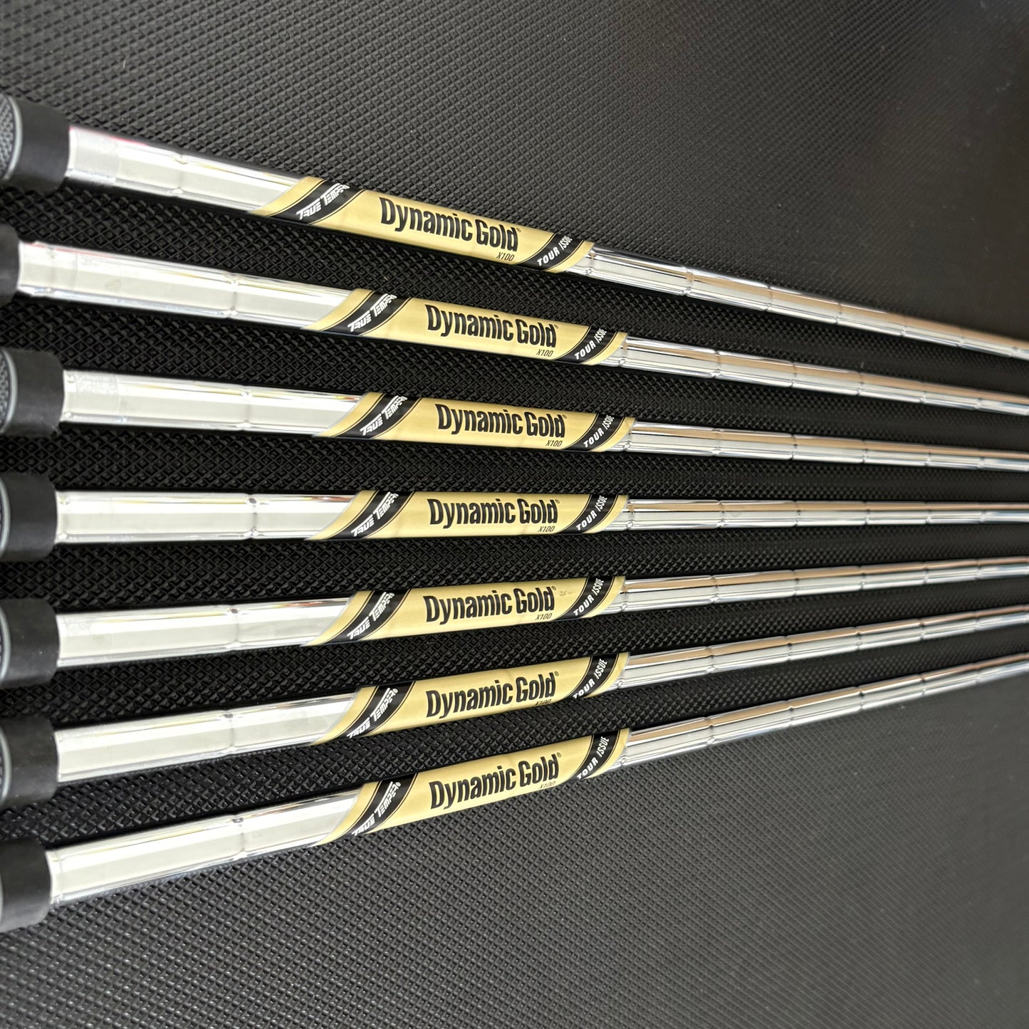 WILSON STAFF MODEL CB 2026 IRON SET