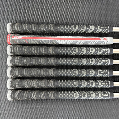 MIZUNO JPX 923 FORGED IRON SET