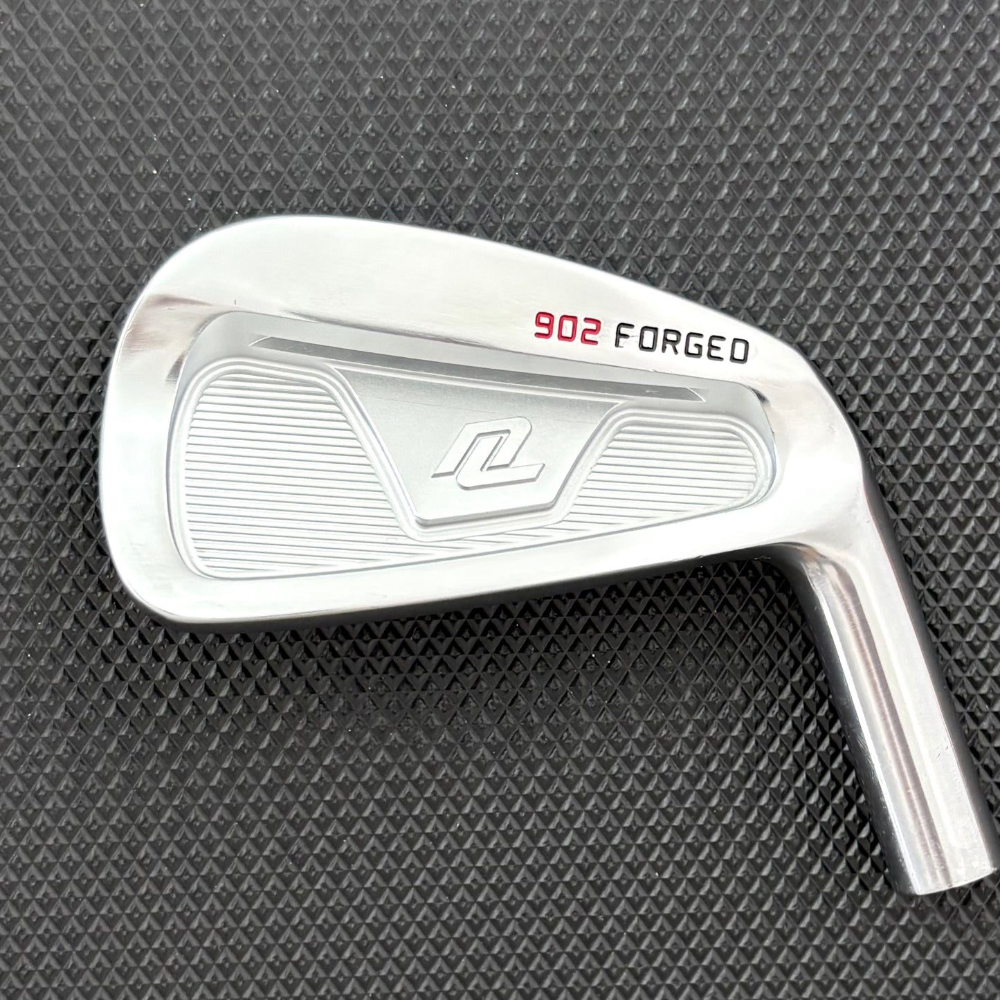 NEW LEVEL 902 FORGED 4 IRON (HEAD ONLY)