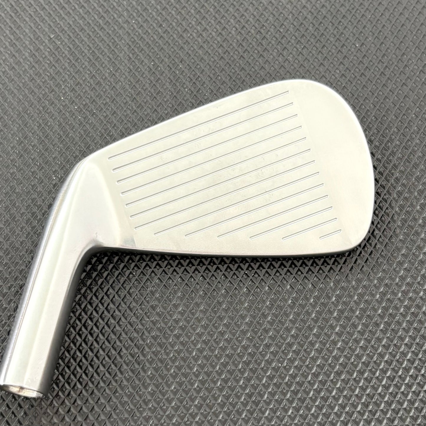 NEW LEVEL 902 FORGED 4 IRON (HEAD ONLY)