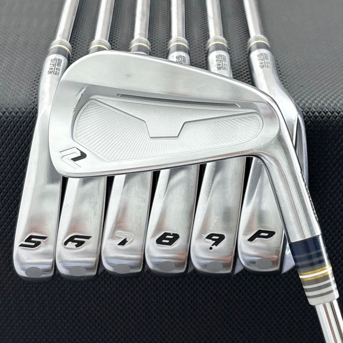 NEW LEVEL 702 CB FORGED IRON SET