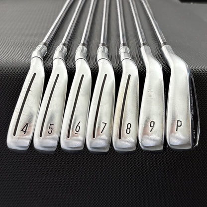 TAYLORMADE QI IRON SET
