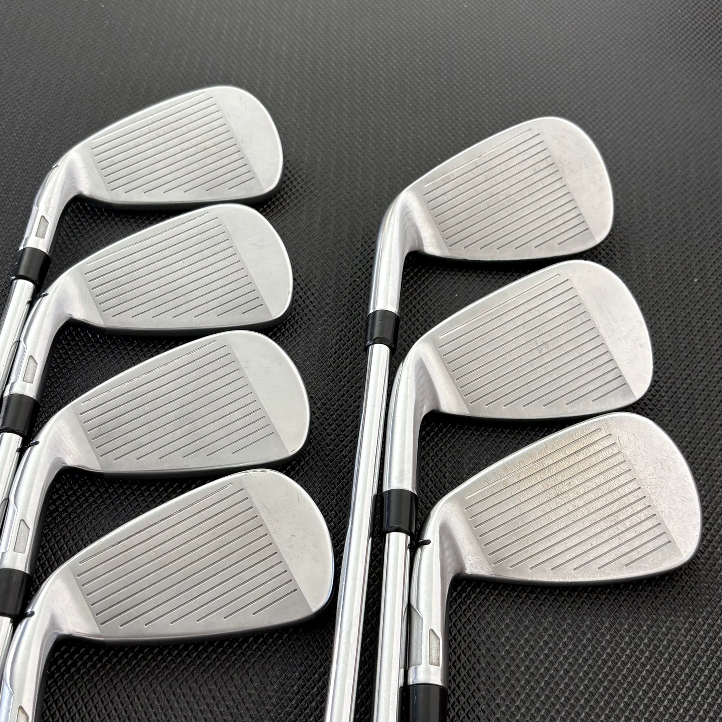 TAYLORMADE QI IRON SET