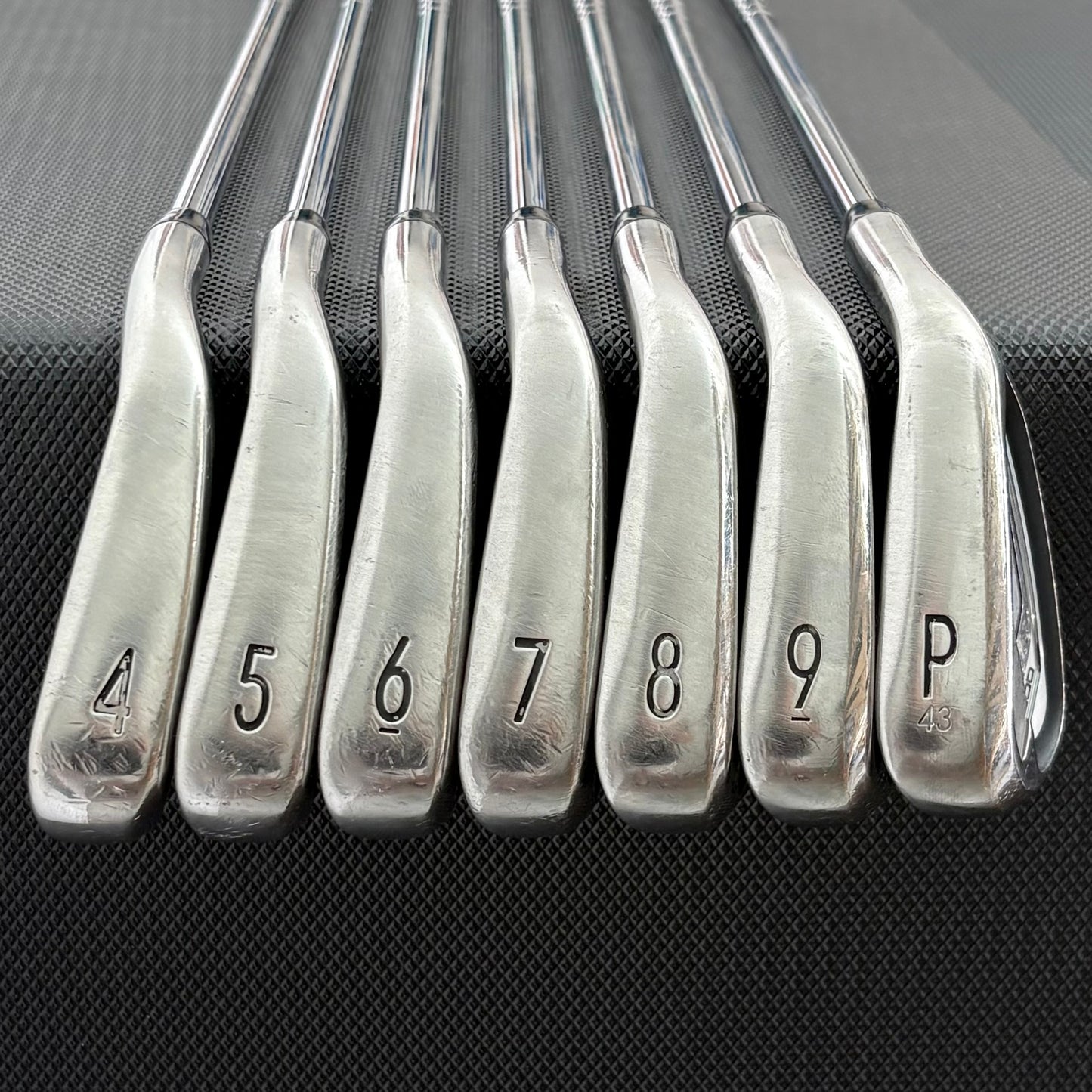 TITLEIST T300 2019 IRON SET