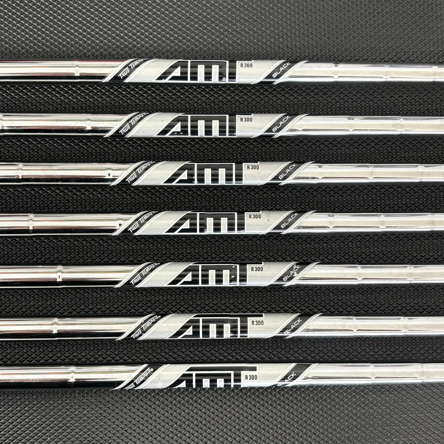 TITLEIST T300 2019 IRON SET