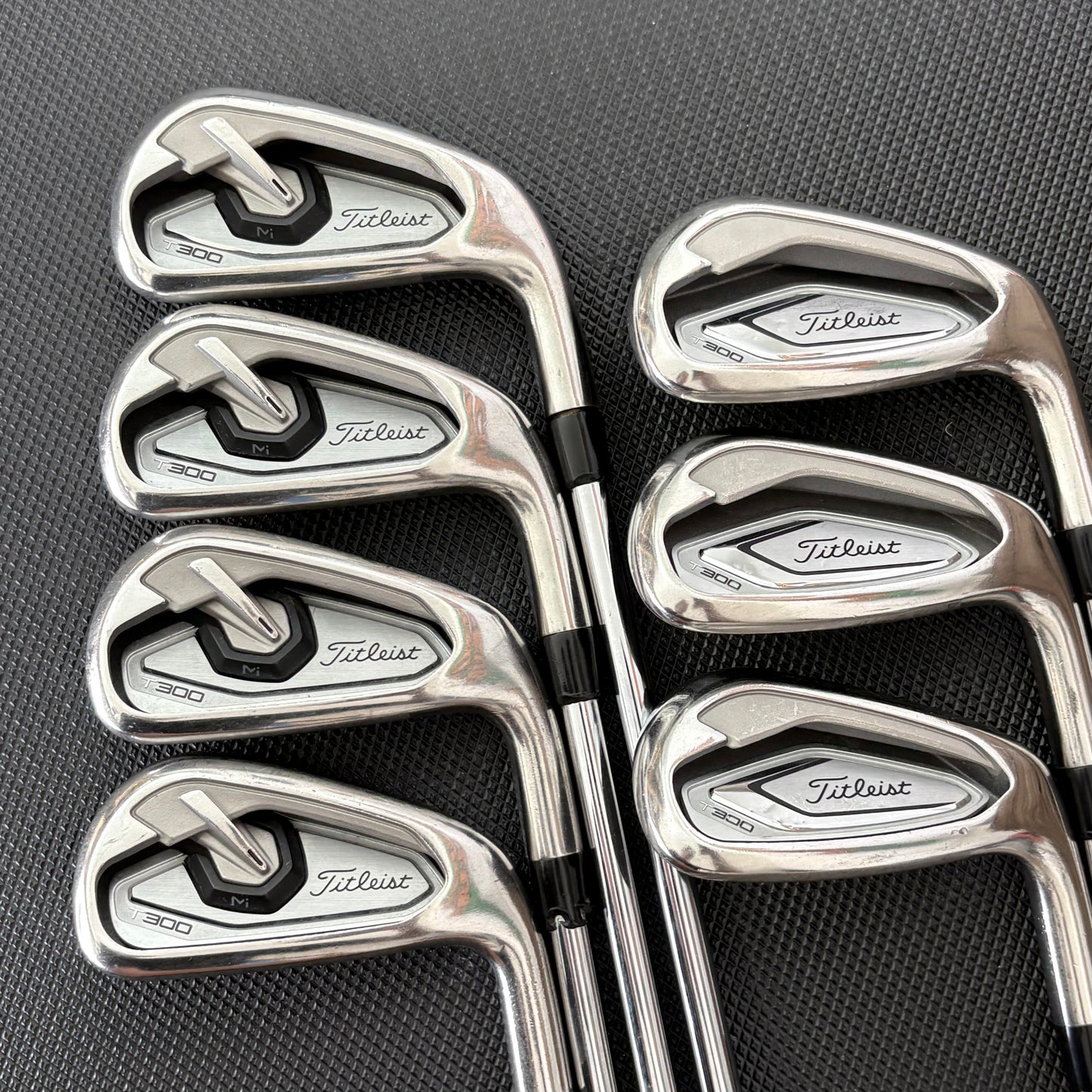 TITLEIST T300 2019 IRON SET