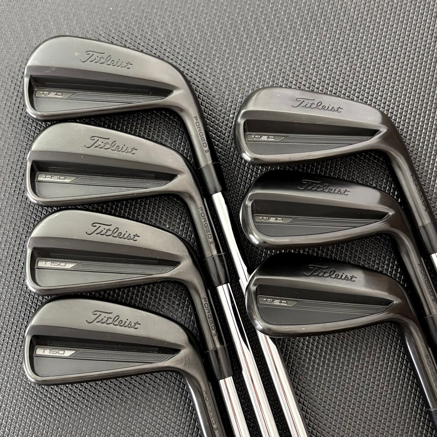 TITLEIST T150 BLACK 2023 IRON SET