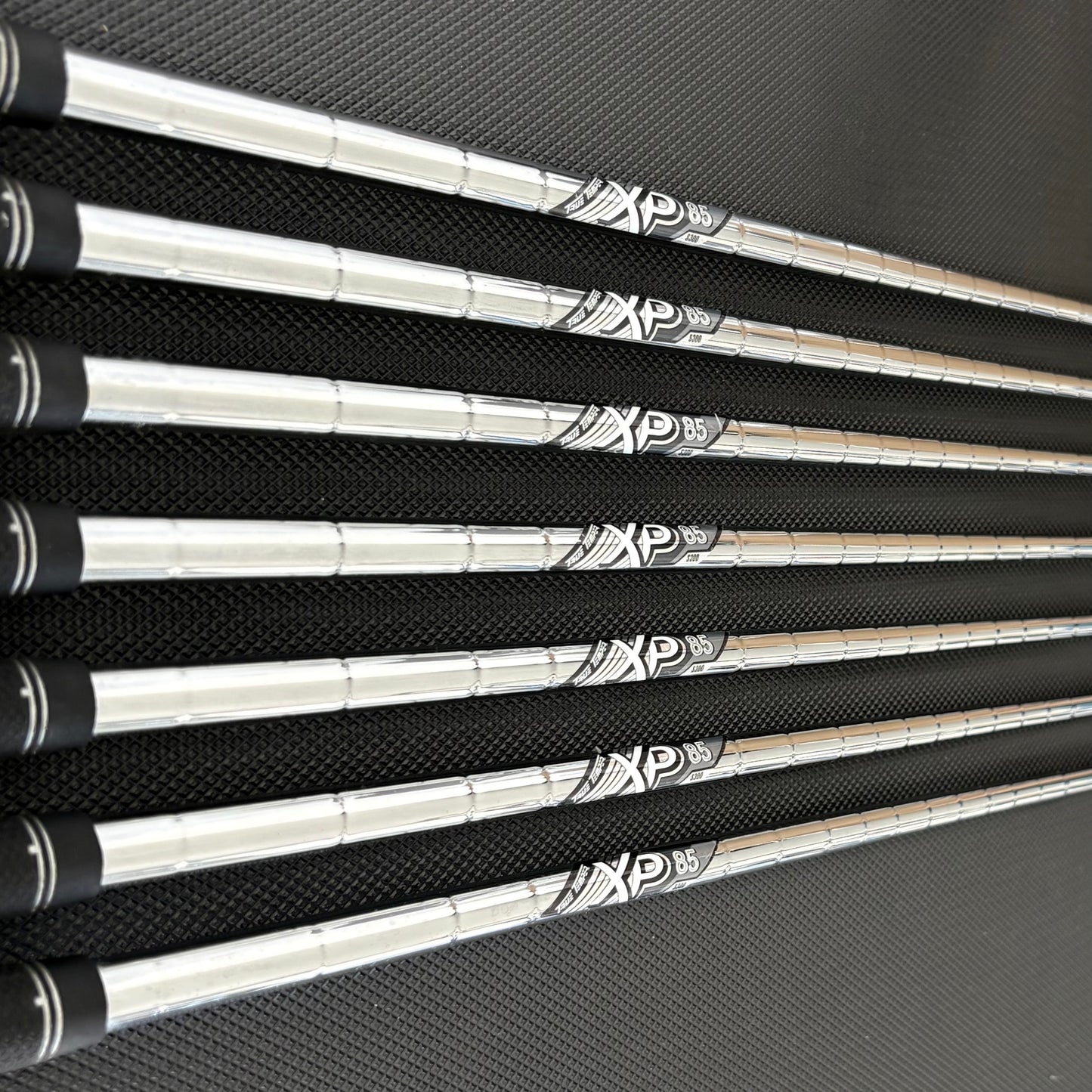 TOUR EDGE HOT LAUNCH C523 IRON SET