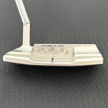 SCOTTY CAMERON SUPER SELECT NEWPORT 2.5 PLUS PUTTER (34”) + HEADCOVER