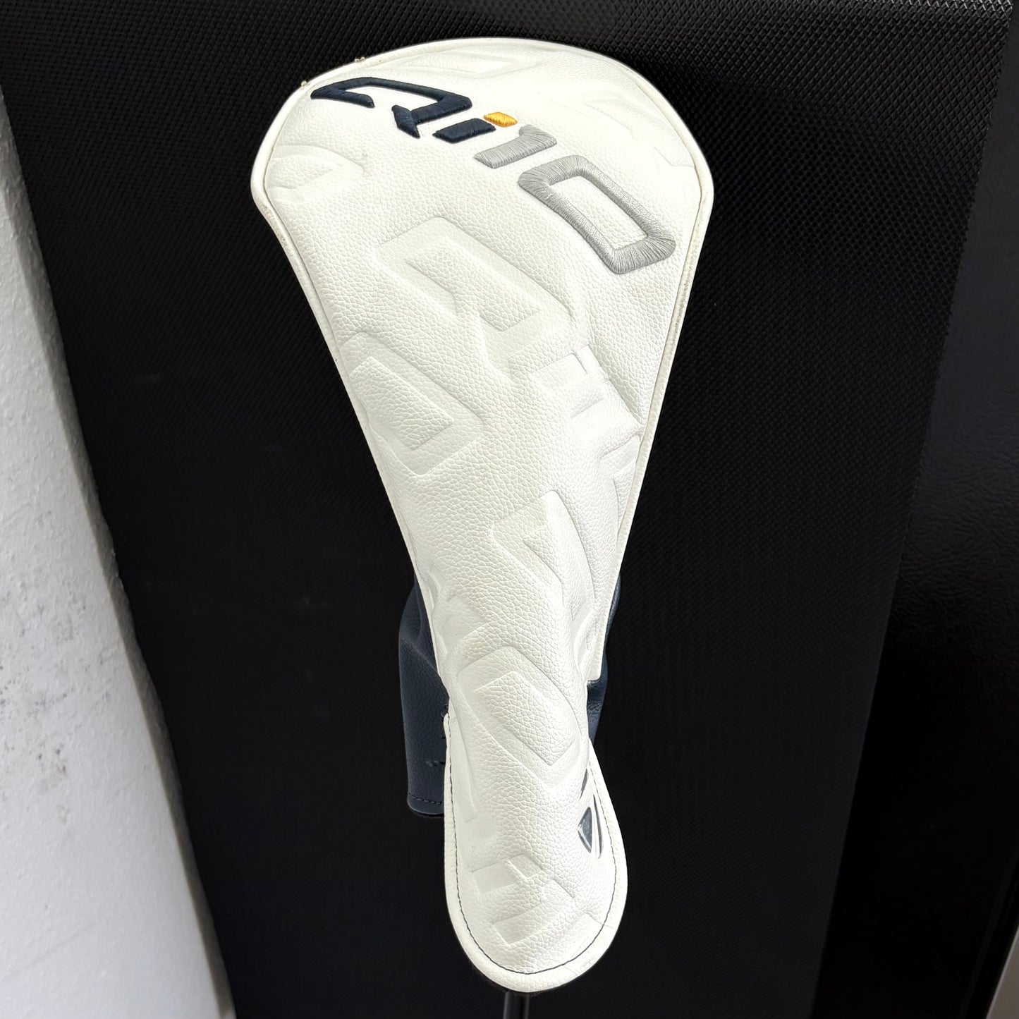 TAYLORMADE QI10 LS DRIVER (8 DEGREE) + HEADCOVER