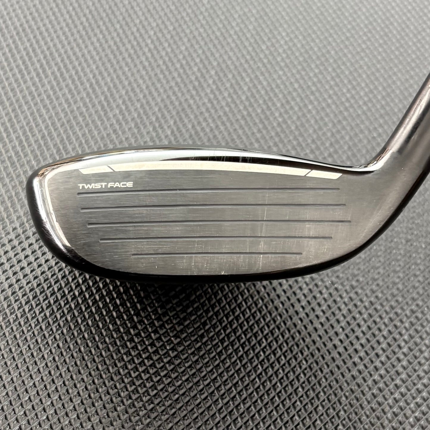 TAYLORMADE QI10 4 HYBRID (22 DEGREE) + HEADCOVER