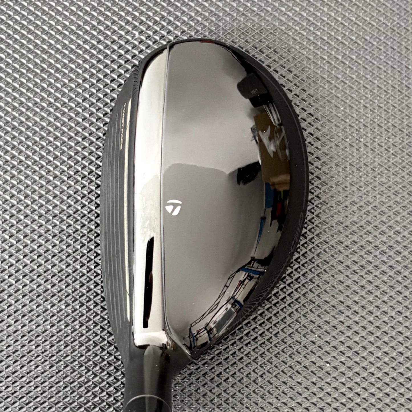 TAYLORMADE QI10 4 HYBRID (22 DEGREE) + HEADCOVER
