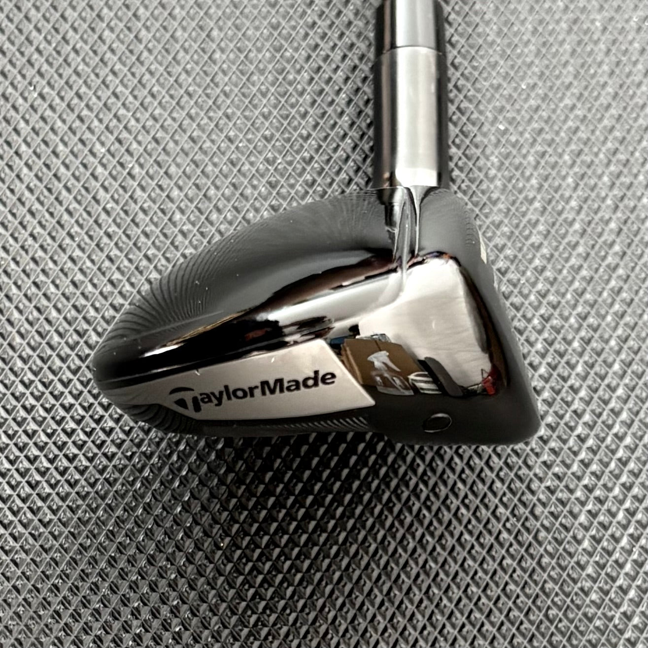 TAYLORMADE QI10 4 HYBRID (22 DEGREE) + HEADCOVER