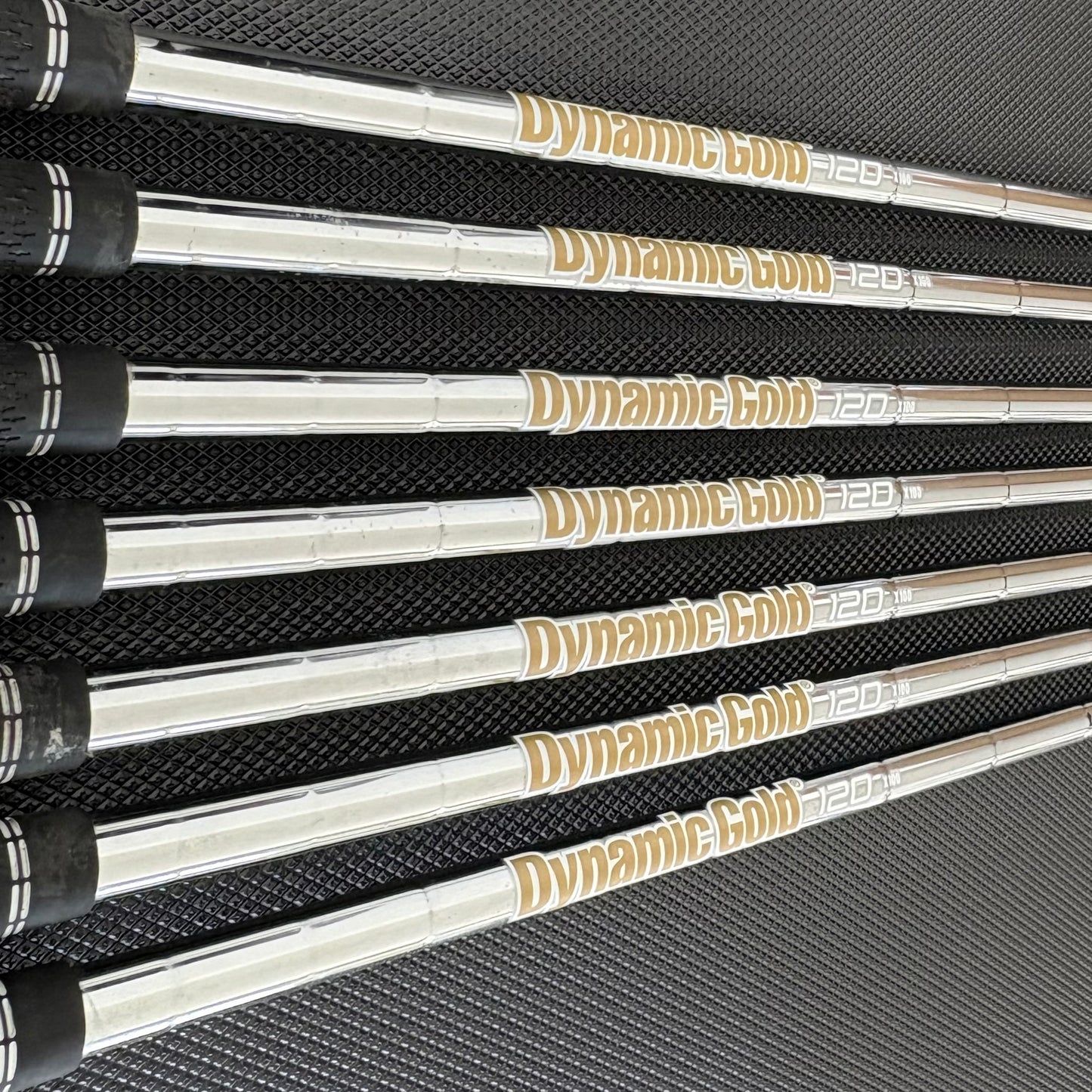 CALLAWAY APEX 2019 IRON SET