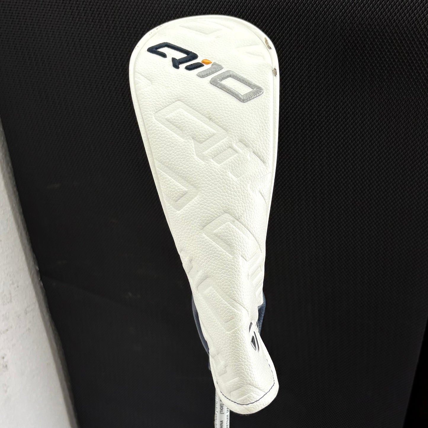 TAYLORMADE QI10 4 HYBRID (22 DEGREE) + HEADCOVER