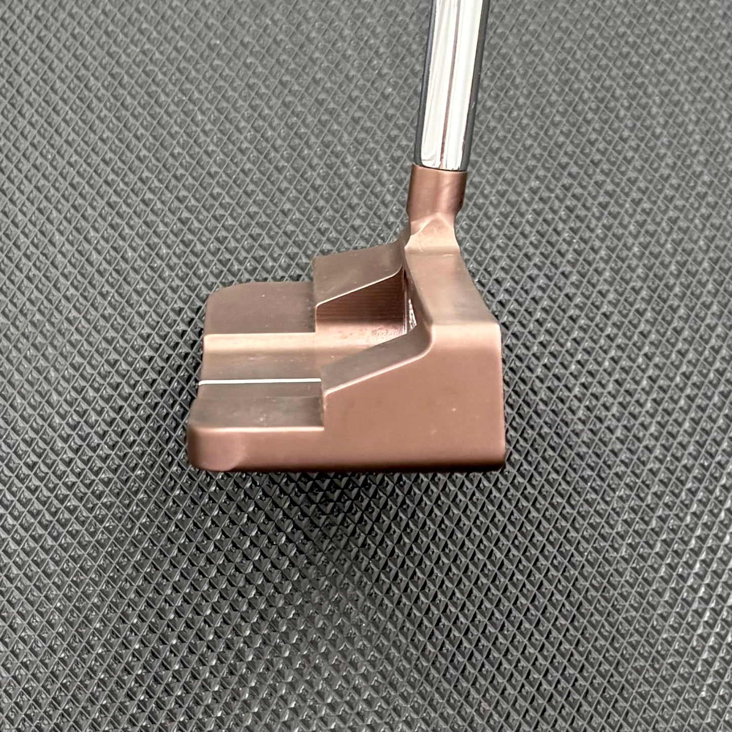 BETTINARDI 2025 QUEEN B 6 PUTTER (36”) + HEADCOVER