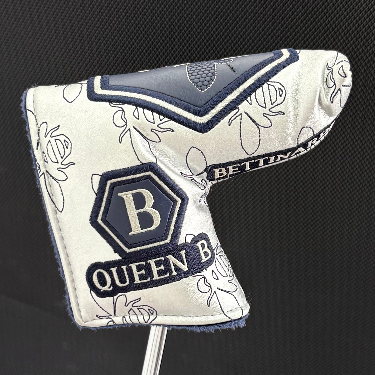BETTINARDI 2025 QUEEN B 6 PUTTER (36”) + HEADCOVER