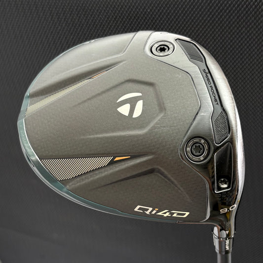 TAYLORMADE QI4D DRIVER (9 DEGREE) + HEADCOVER