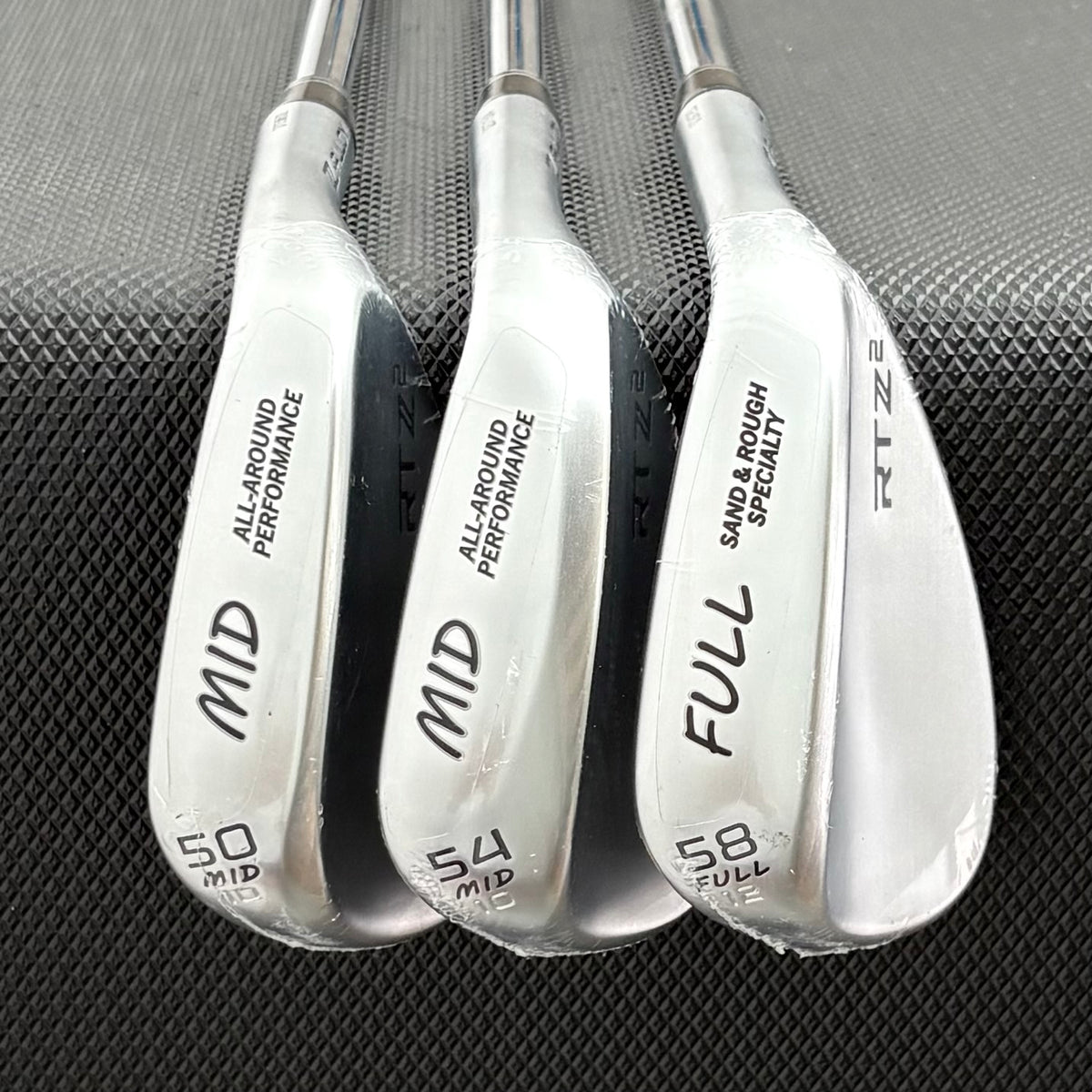 NEW CLEVELAND RTZ 2 TOUR SATIN WEDGE SET