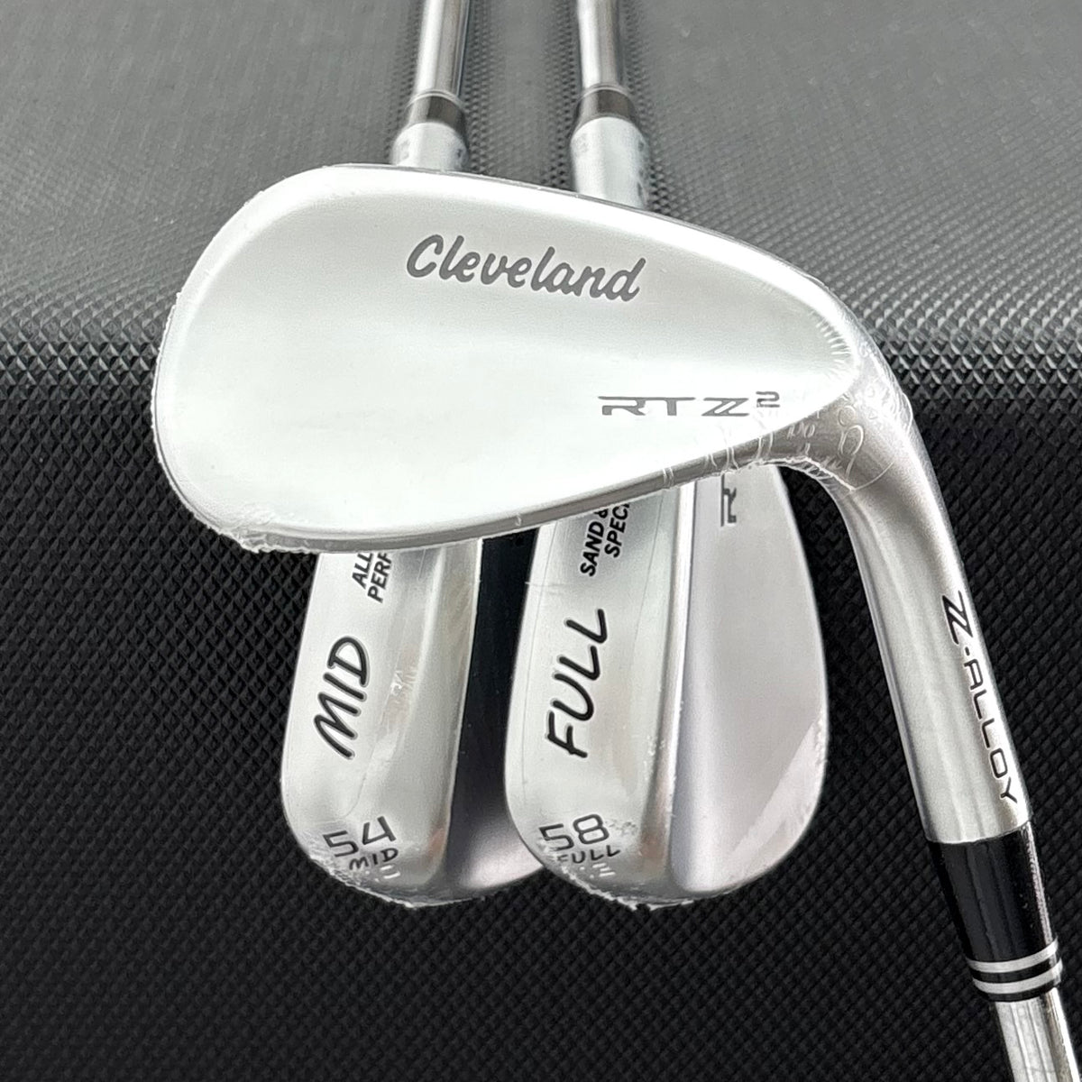 NEW CLEVELAND RTZ 2 TOUR SATIN WEDGE SET