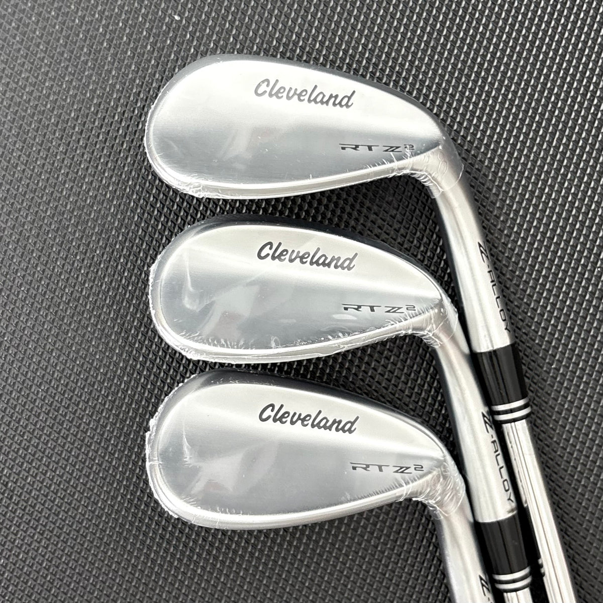 NEW CLEVELAND RTZ 2 TOUR SATIN WEDGE SET