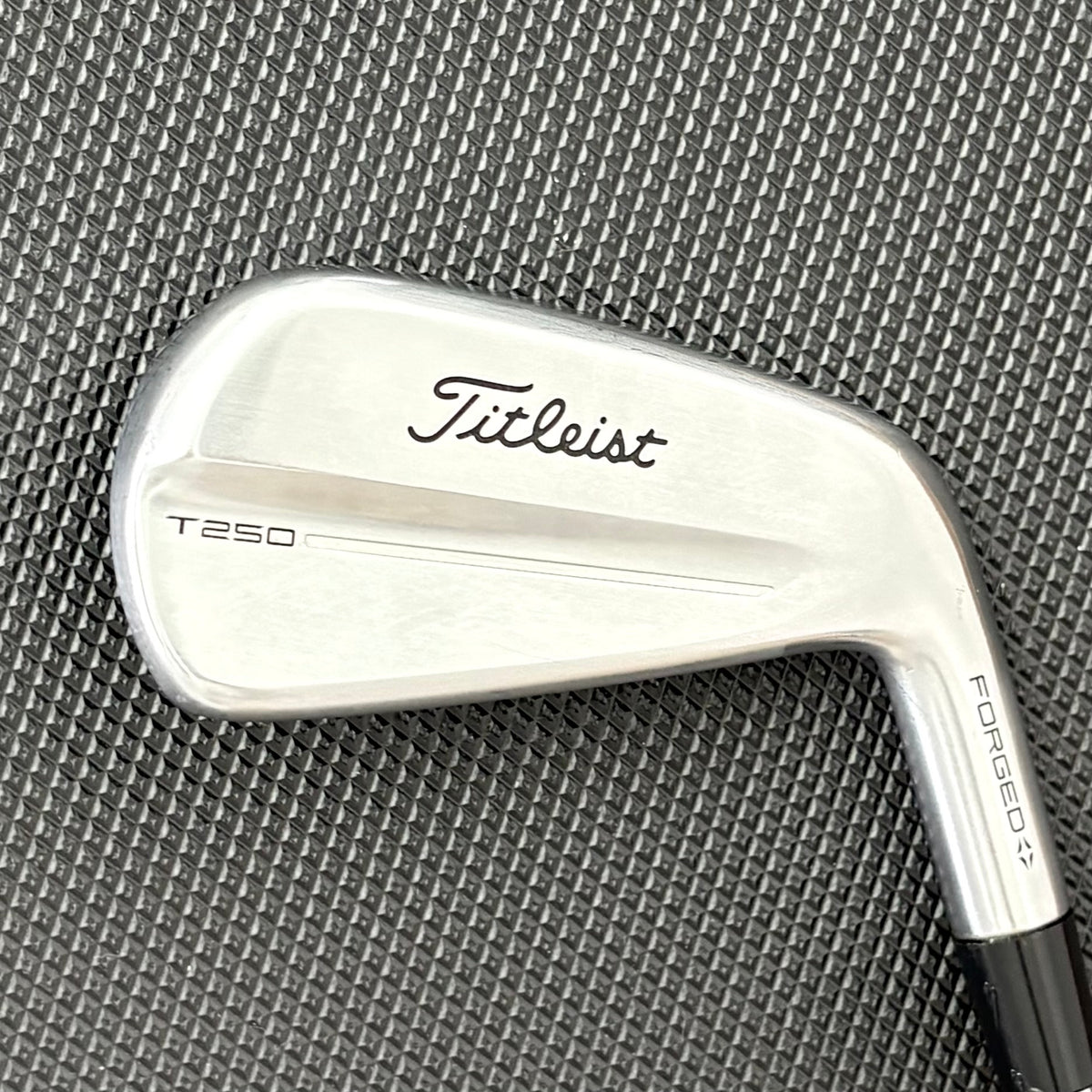 TITLEIST T250 2025 4 IRON