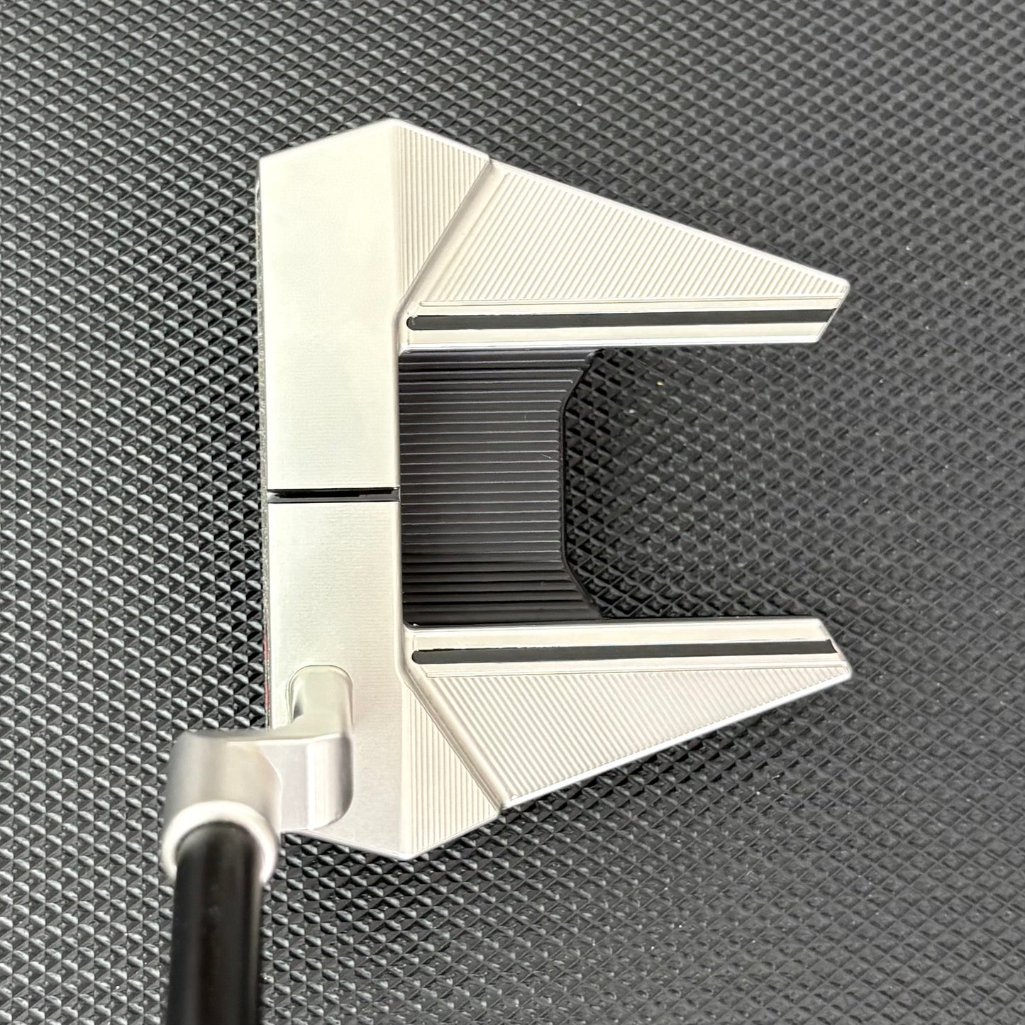 SCOTTY CAMERON 2026 PHANTOM 7.2 PUTTER (35”) + HEADCOVER