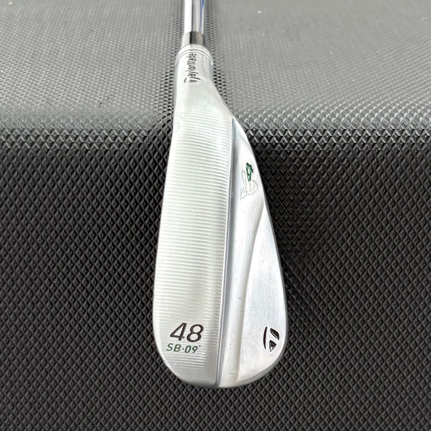 TAYLORMADE MILLED GRIND 4 CHROME WEDGE (48 DEGREE)