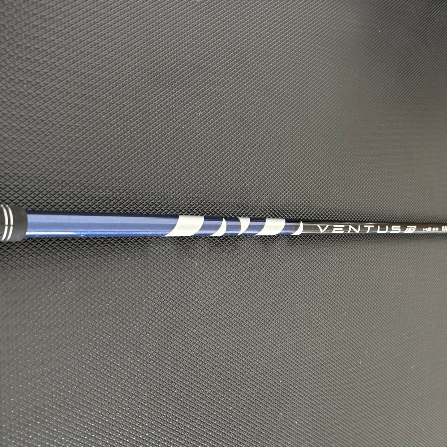 TAYLORMADE QI10 4 HYBRID (22 DEGREE) + HEADCOVER