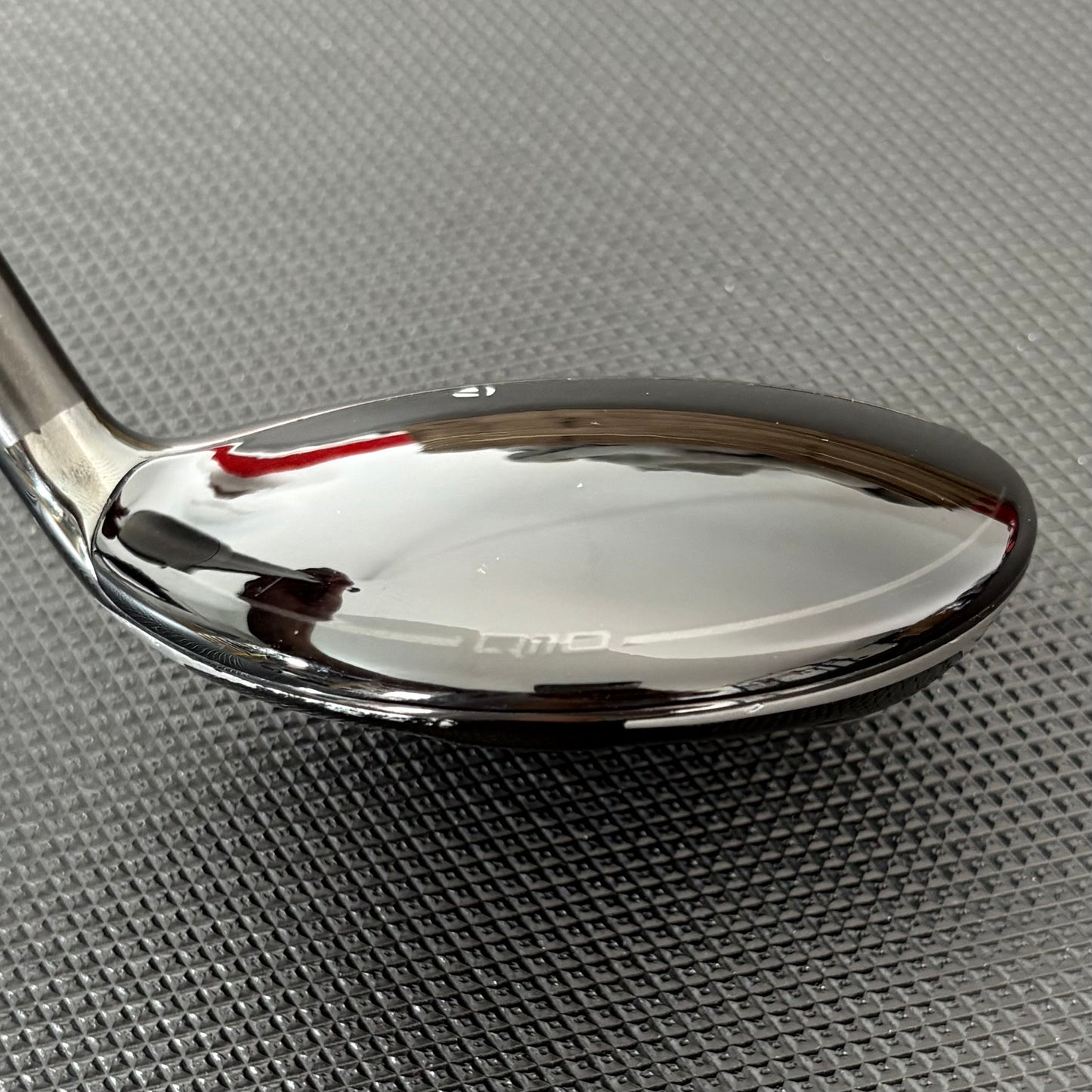 TAYLORMADE QI10 4 HYBRID (22 DEGREE) + HEADCOVER