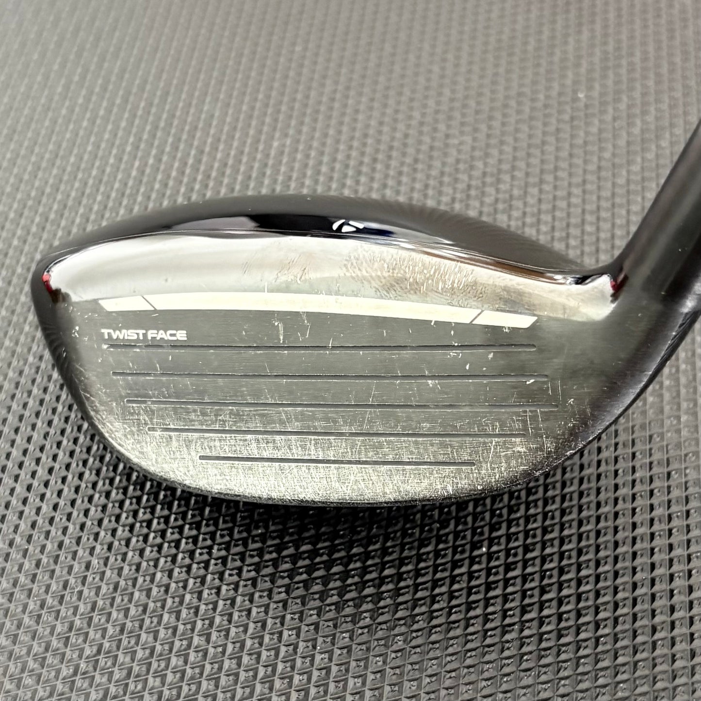TAYLORMADE QI10 4 HYBRID (22 DEGREE) + HEADCOVER