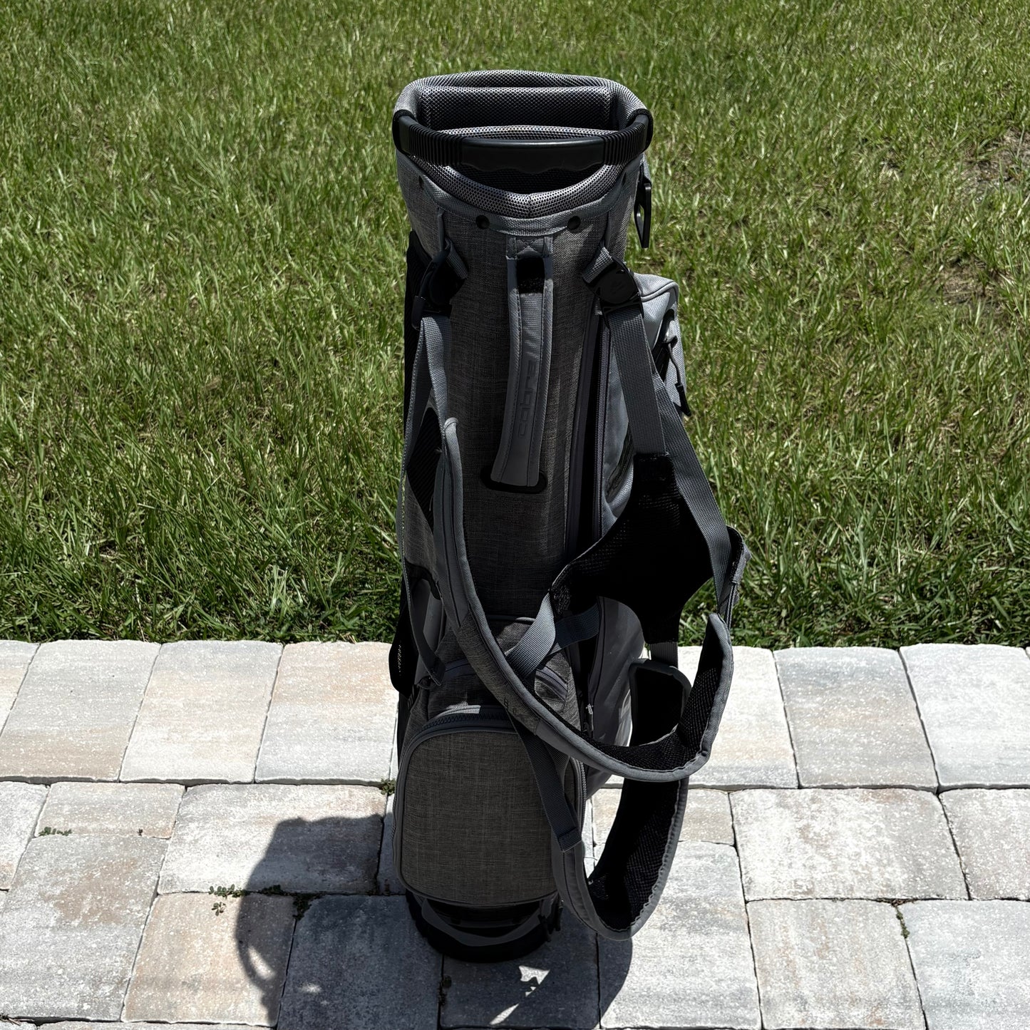 COBRA ULTRALIGHT GOLF CARRY BAG