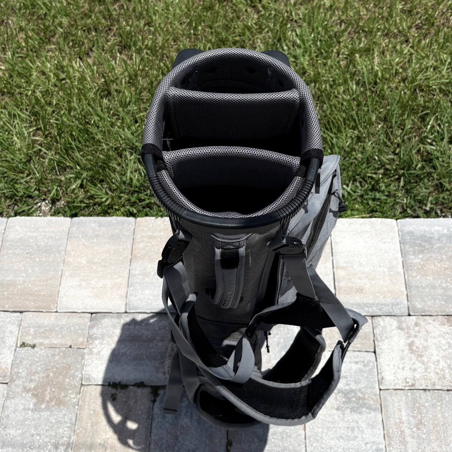 COBRA ULTRALIGHT GOLF CARRY BAG